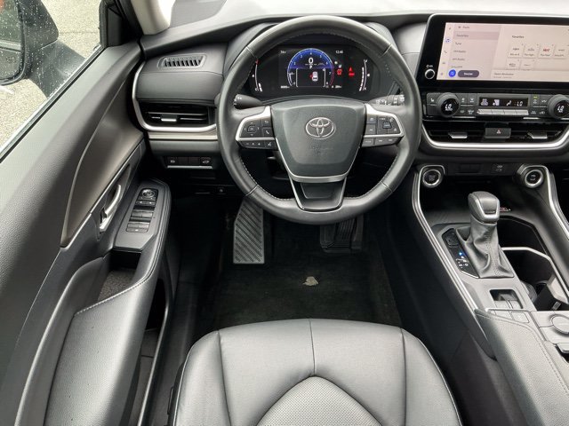 Used 2025 Toyota Grand Highlander AWD image 7