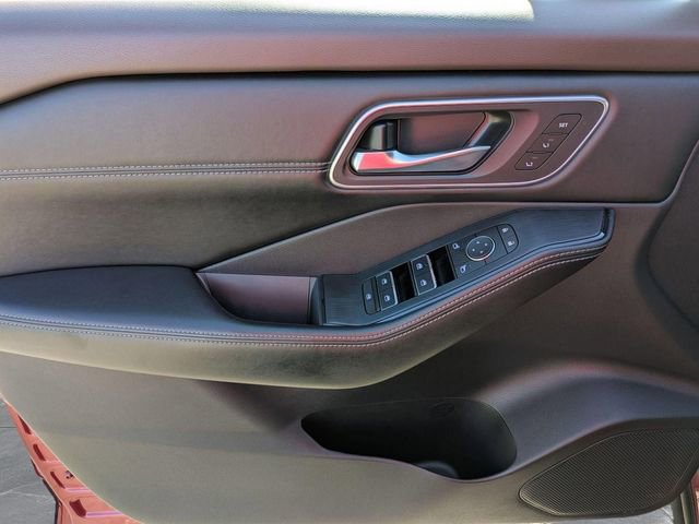 Used 2021 Nissan Rogue SL w/ Premium Package image 13