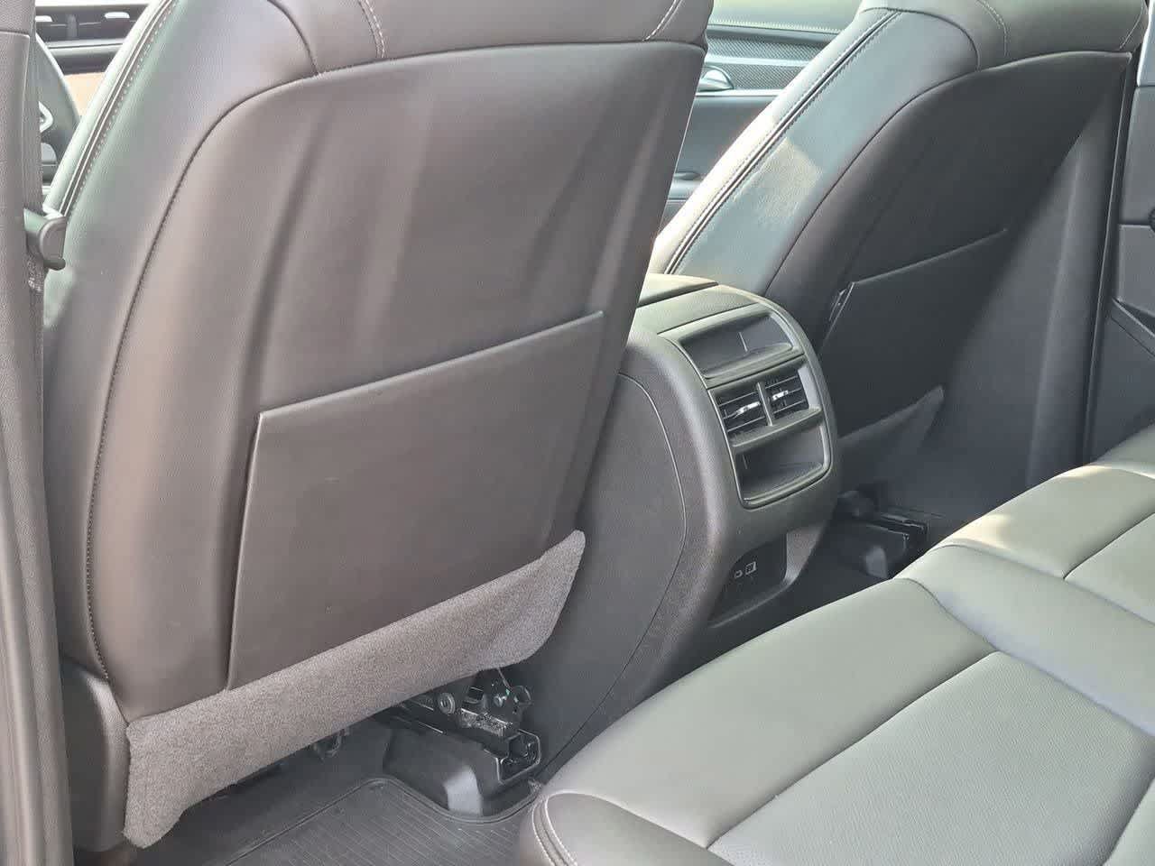 Used 2024 Cadillac XT5 Sportv w/ LPO, Red Accent Package AWD/4WD image 10