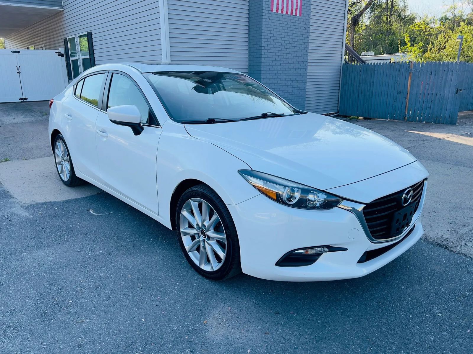 Used 2017 MAZDA MAZDA3 Touring w/ Popular Equipment Package FWD image 3