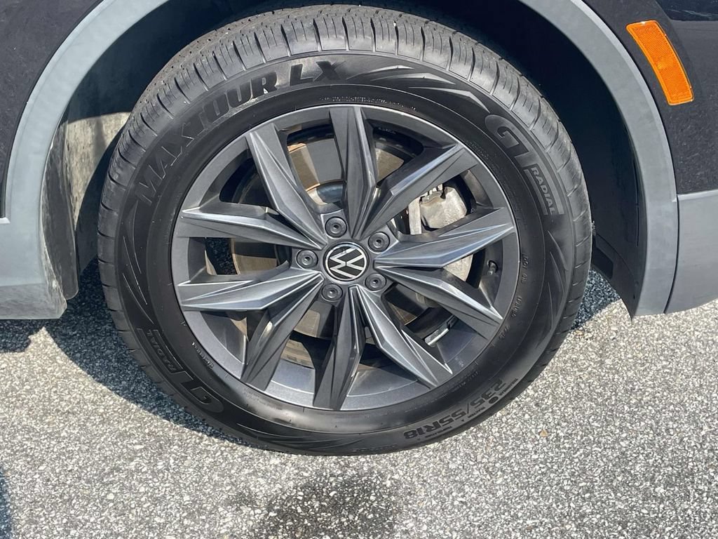 Certified 2023 Volkswagen Tiguan SE FWD image 11