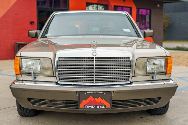 Used 1986 Mercedes-Benz 420 SEL image 2