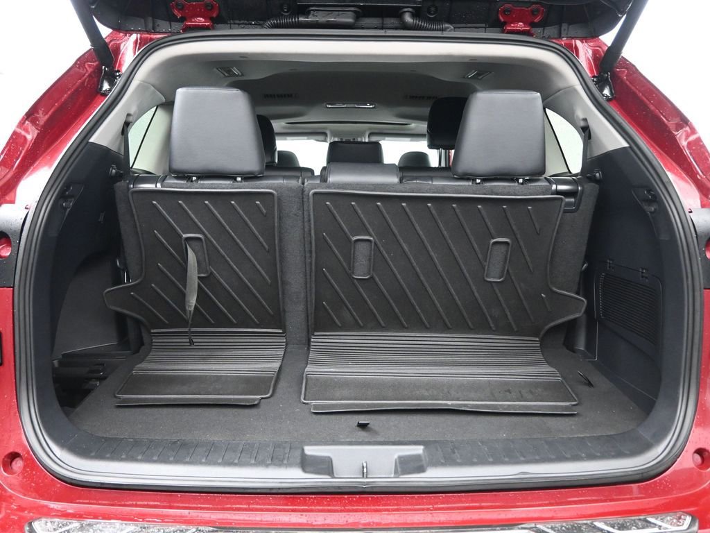 Used 2024 Toyota Highlander XLE image 32