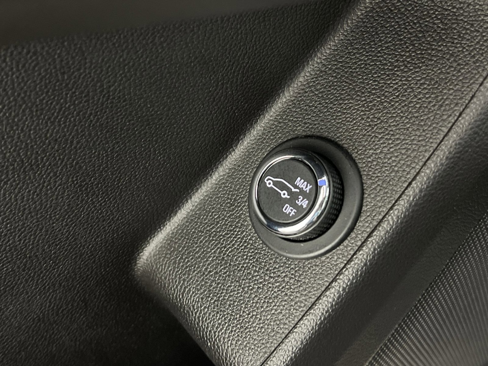 Used 2020 Chevrolet Traverse LT image 33