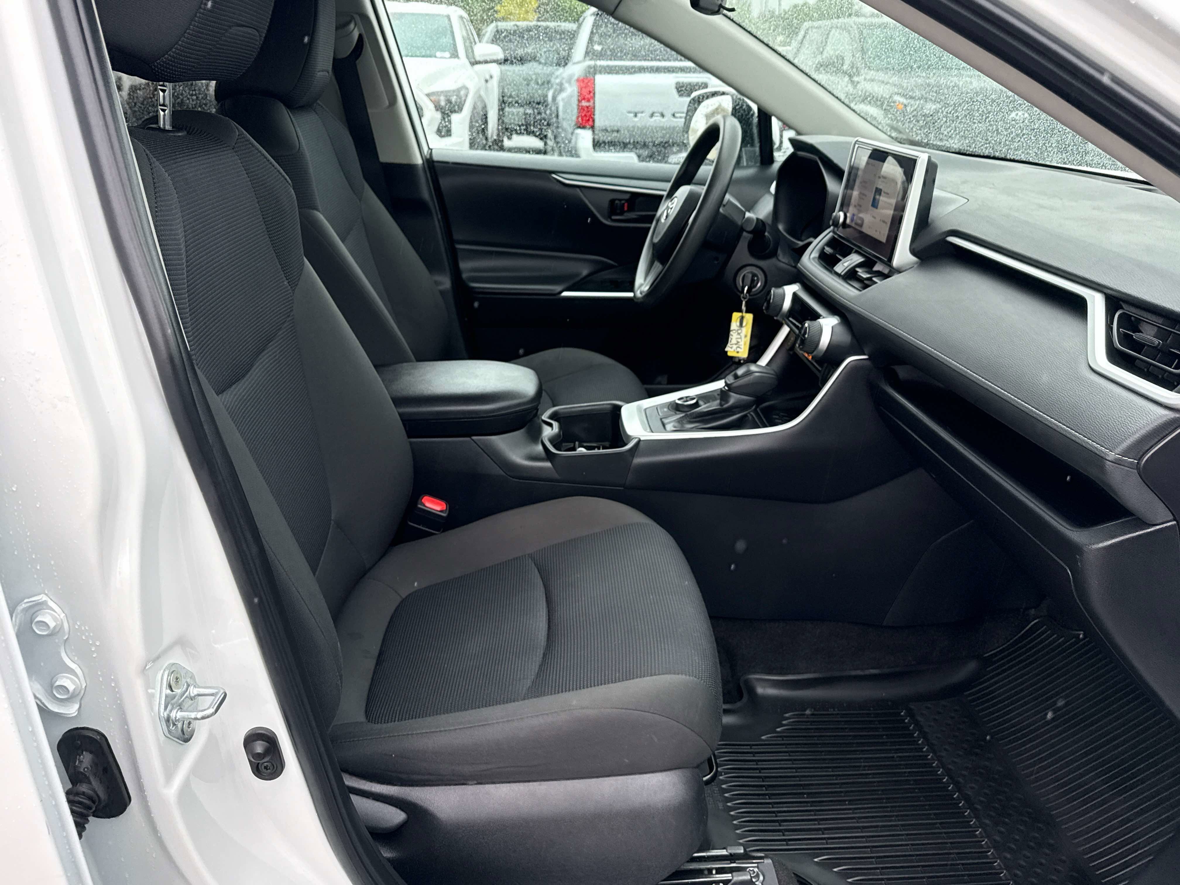 Used 2024 Toyota RAV4 LE AWD/4WD image 17