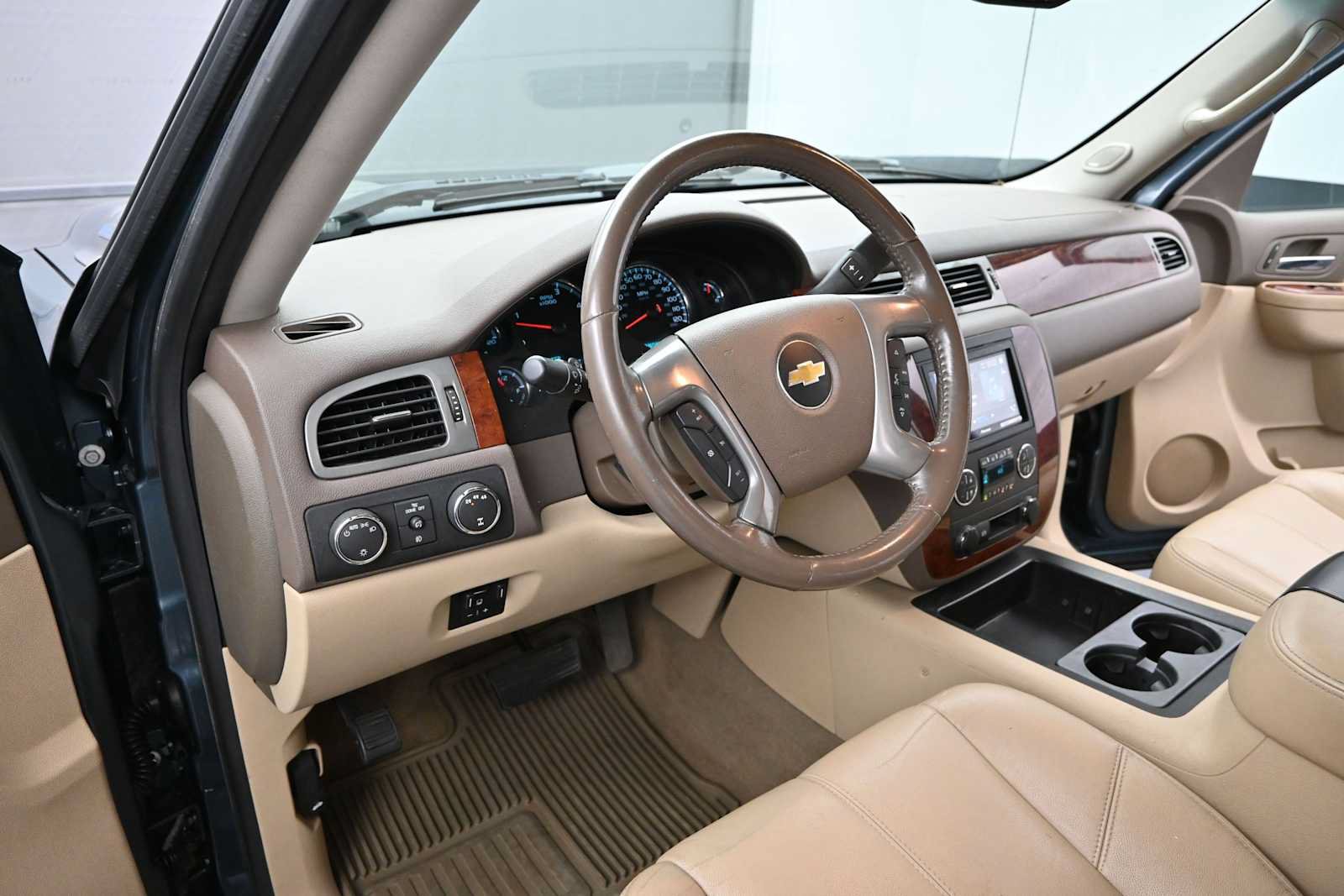 Used 2012 Chevrolet Silverado 3500 LTZ AWD/4WD image 10