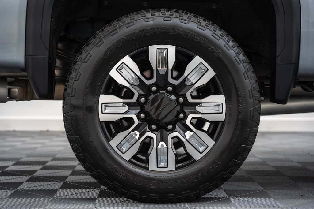 Used 2025 GMC Sierra 3500 Denali w/ Denali Reserve Package AWD/4WD image 25