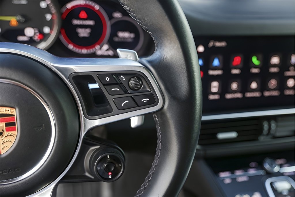 Used 2022 Porsche Cayenne Platinum Edition image 15