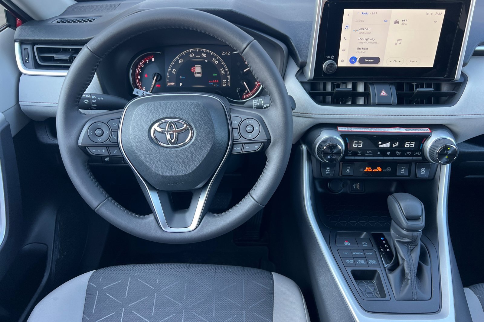 New 2025 Toyota RAV4 XLE w/ Convenience Package image 11