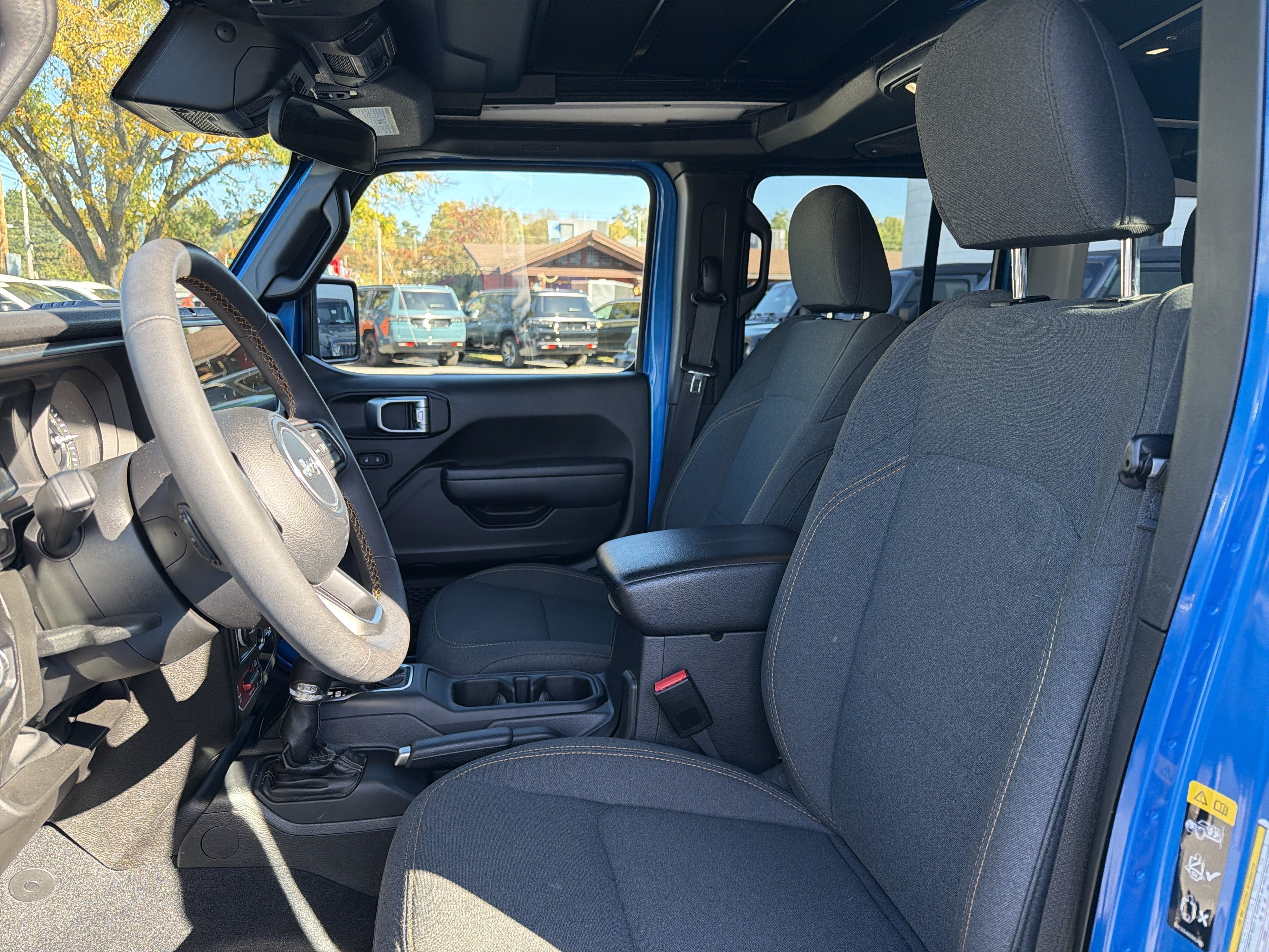 Used 2024 Jeep Wrangler Unlimited AWD/4WD image 10