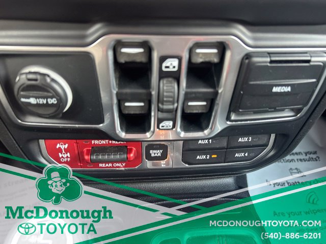Used 2018 Jeep Wrangler Unlimited Rubicon w/ LED Lighting Group AWD/4WD image 17