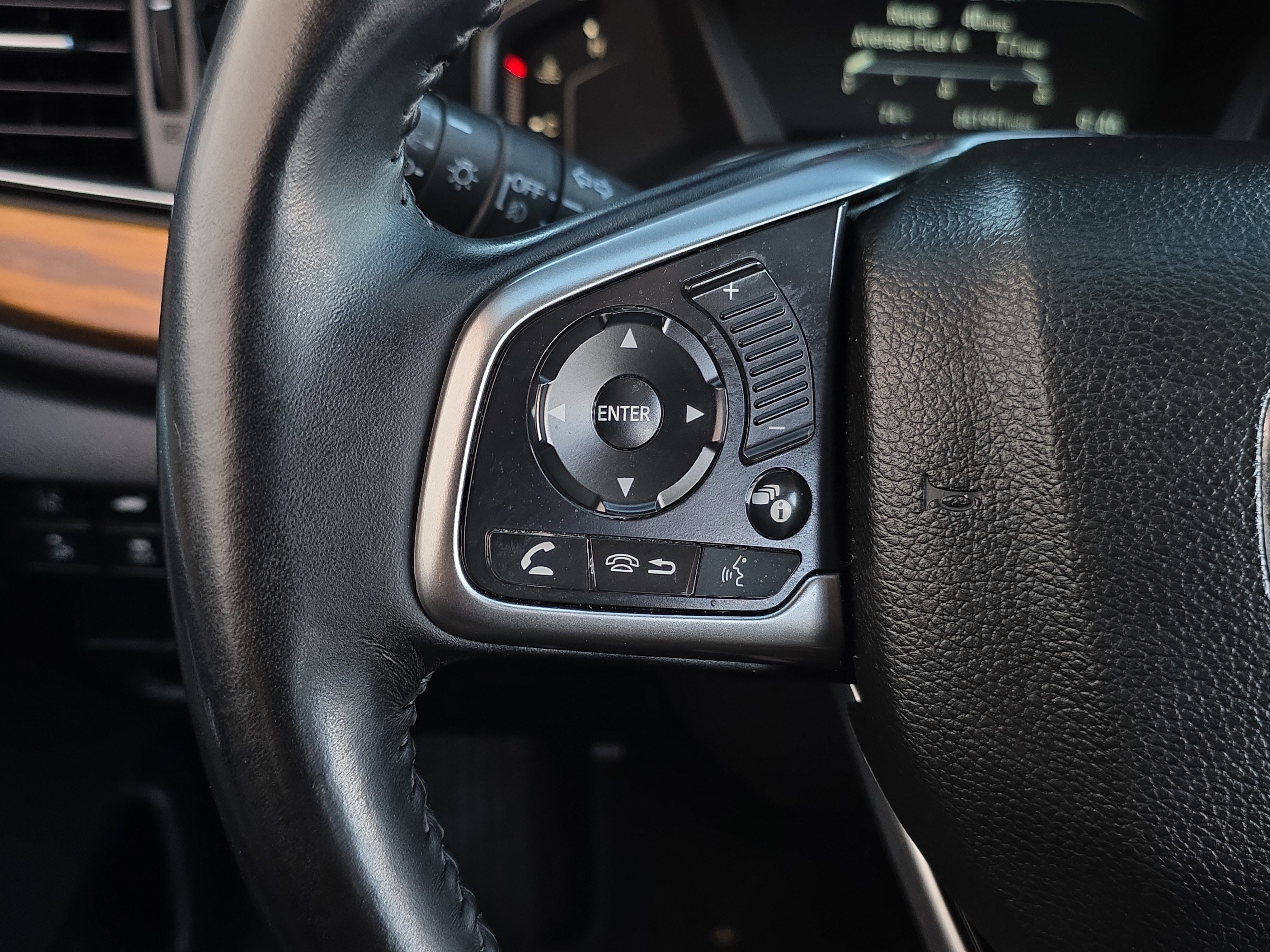 Used 2018 Honda CR-V Touring image 18