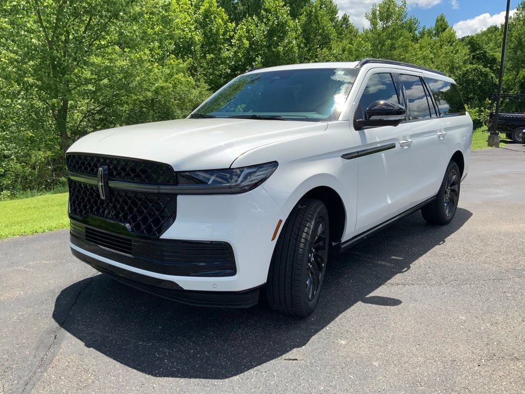 New 2027 Lincoln Navigator L Reserve AWD/4WD image 6