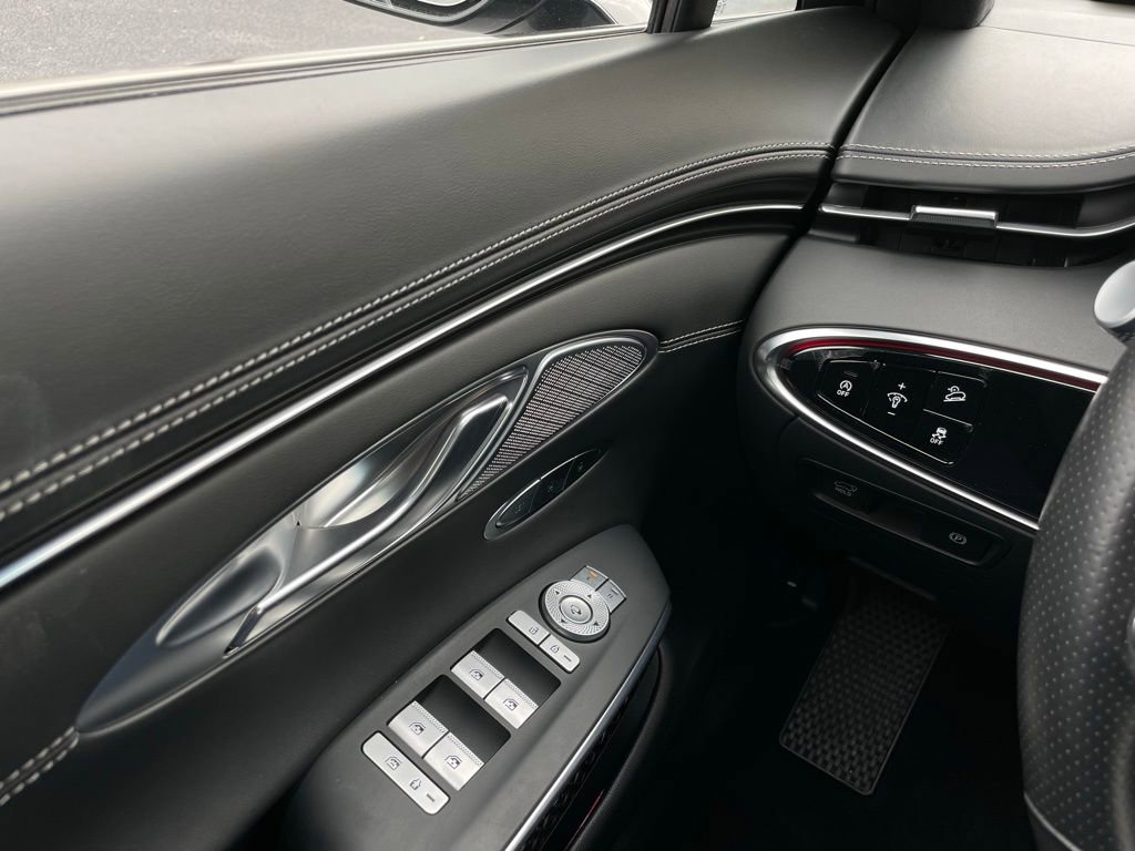 Used 2023 Genesis GV70 3.5T Sport w/ Sport Prestige Package image 23