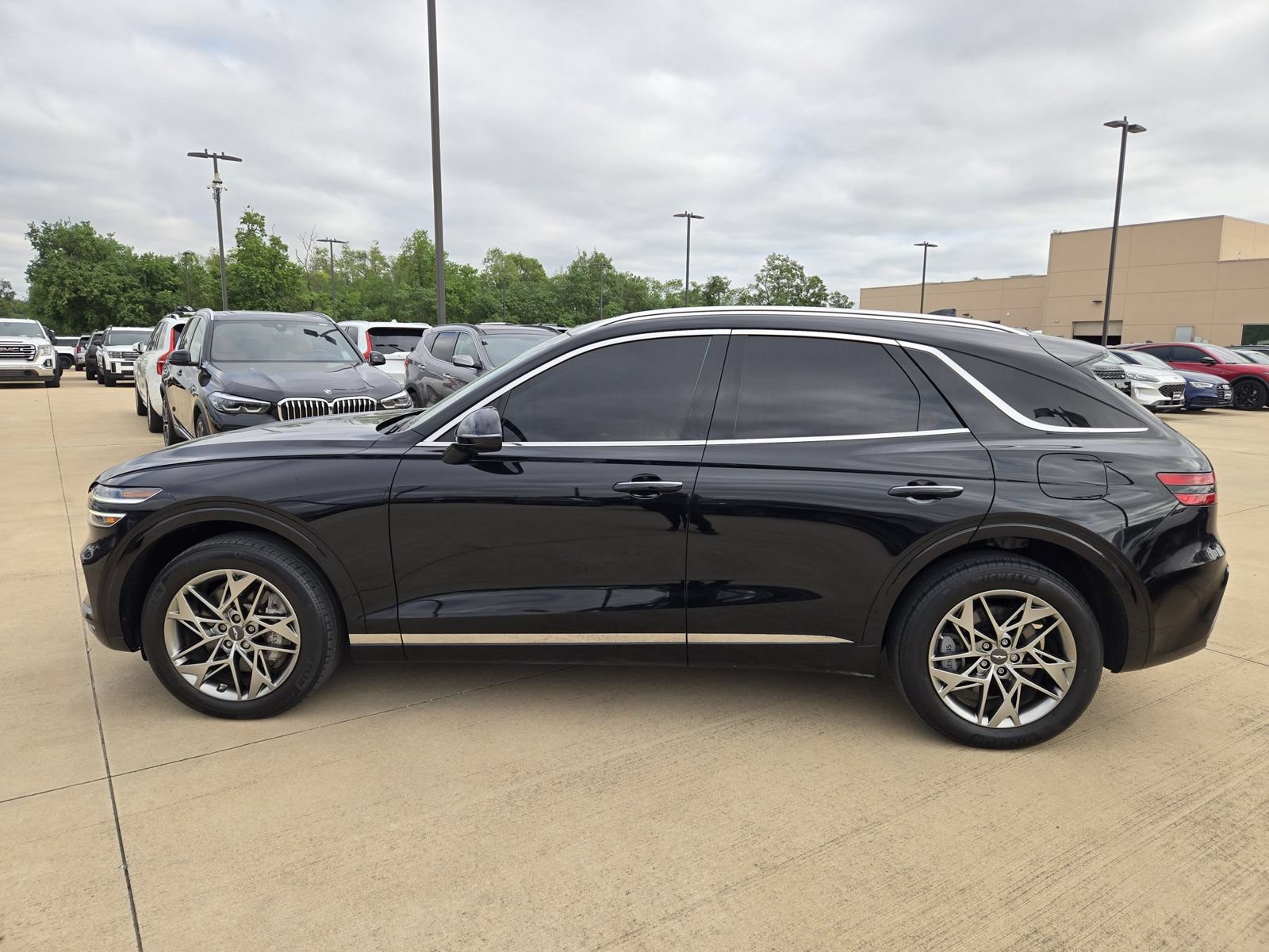 Used 2024 Genesis GV70 2.5T AWD/4WD image 5
