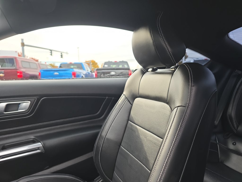 Used 2022 Ford Mustang GT Premium w/ GT Performance Package RWD image 41