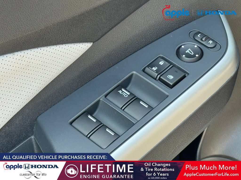 Used 2016 Honda CR-V Touring image 9