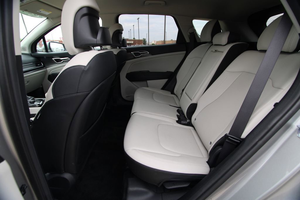 Used 2024 Kia Sportage EX FWD image 7