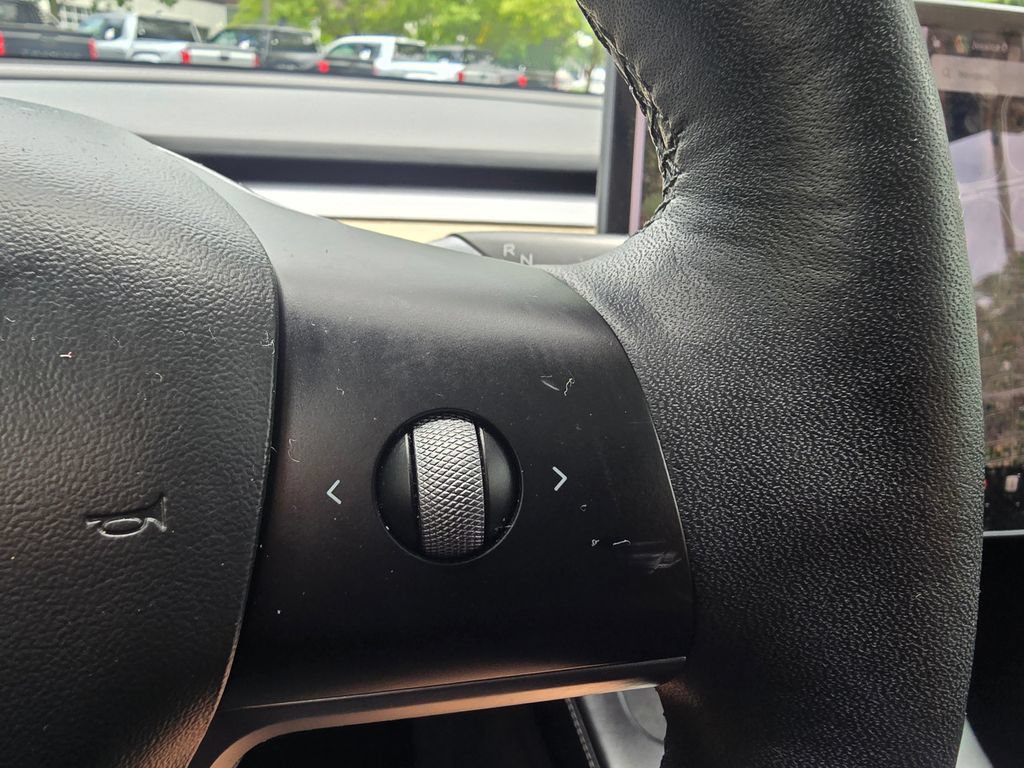 Used 2021 Tesla Model Y Long Range AWD/4WD image 20