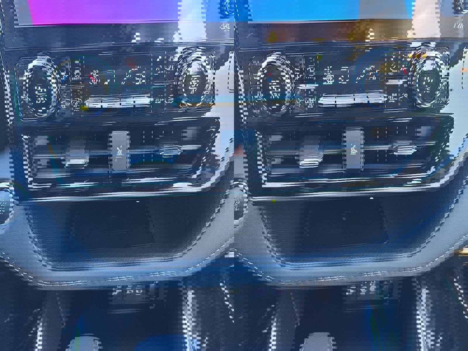 Used 2024 Toyota Highlander Limited image 21