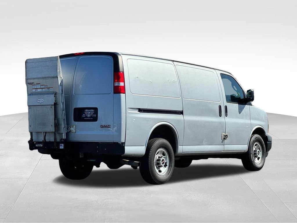 Used 2020 GMC Savana 3500 w/ Driver Convenience Package RWD image 7