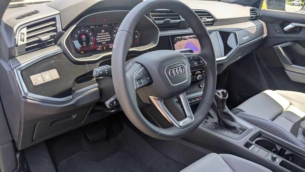 New 2025 Audi Q3 2.0T Premium image 7