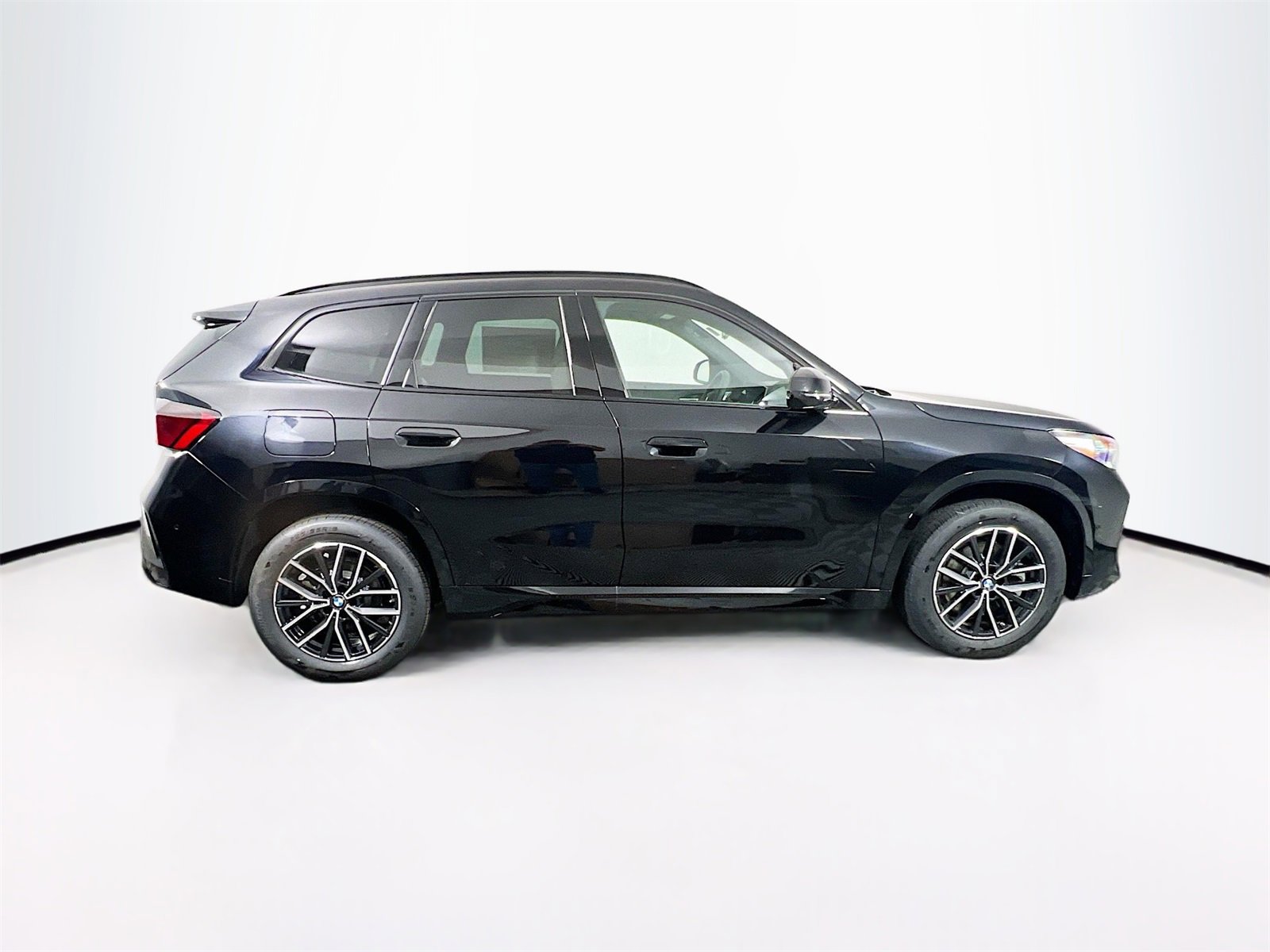 New 2025 BMW X1 xDrive28i w/ M Sport Package image 8