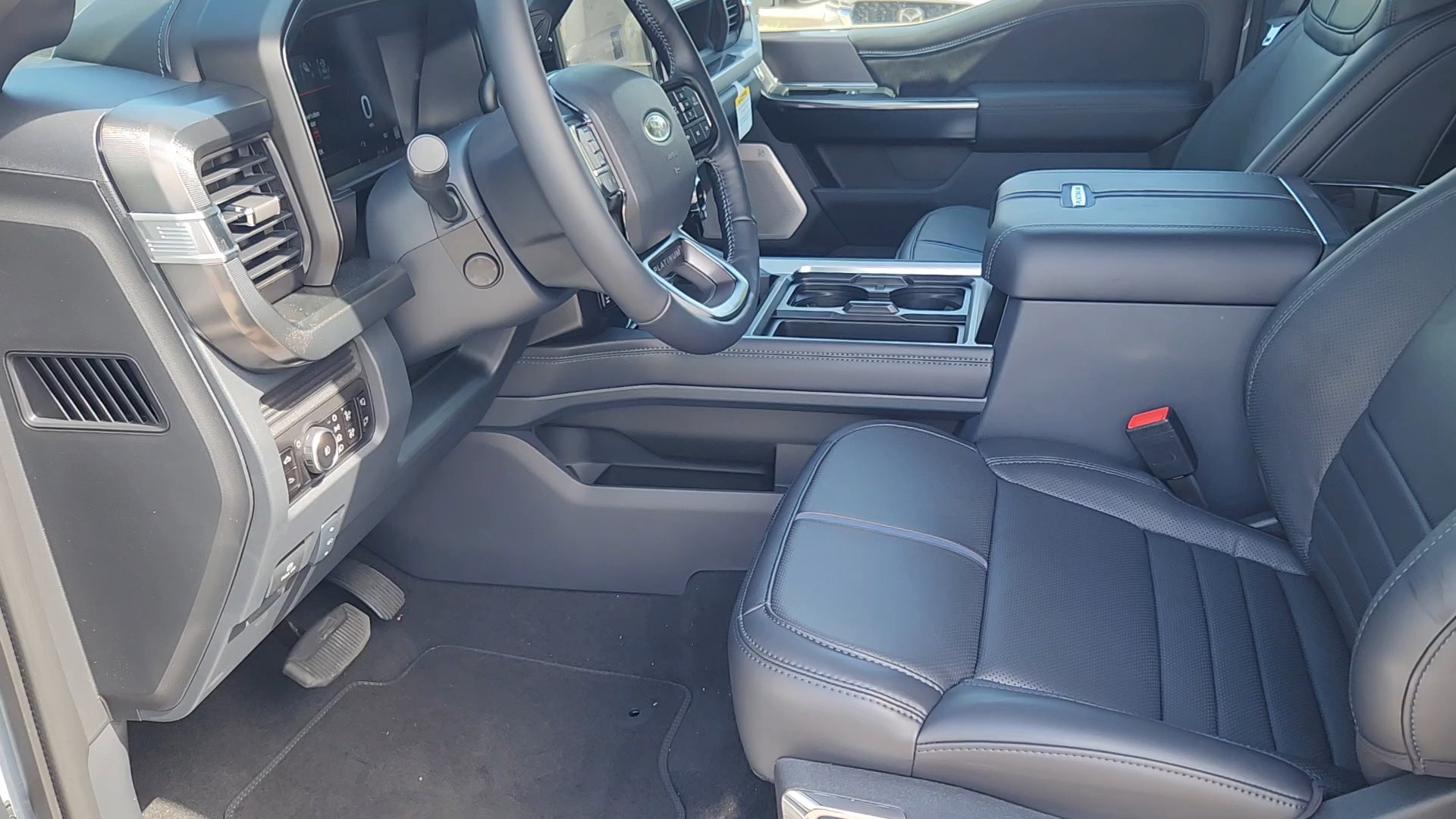 New 2026 Ford F350 Platinum w/ Tremor Off-Road Package AWD/4WD image 31