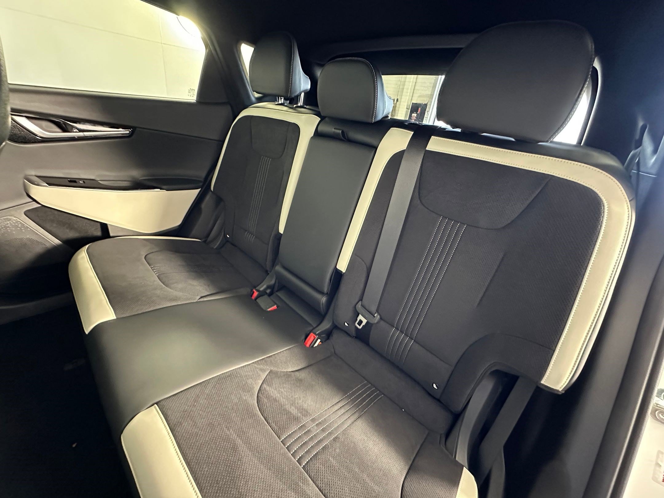 Used 2023 Kia EV6 GT-Line w/ GT-Line Suede Seat Package image 29