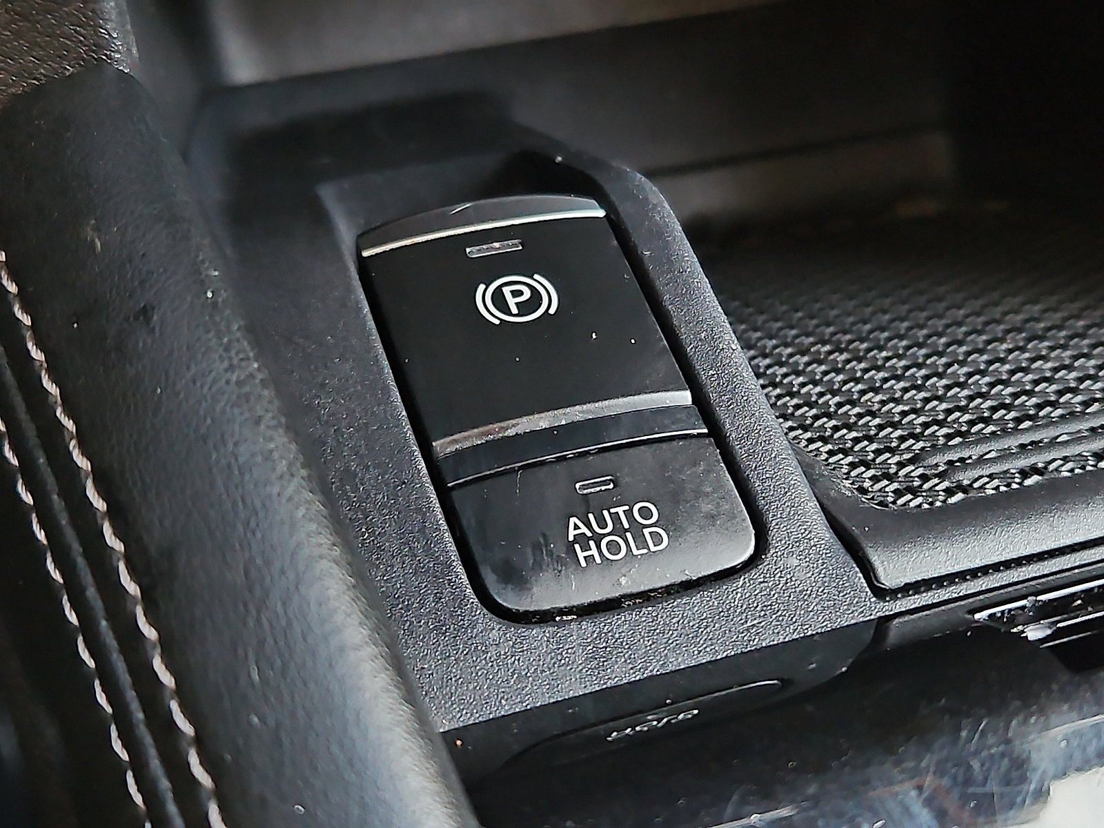 Certified 2024 Nissan Kicks SV image 21