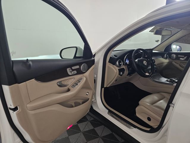 Used 2019 Mercedes-Benz GLC 300 4MATIC image 25