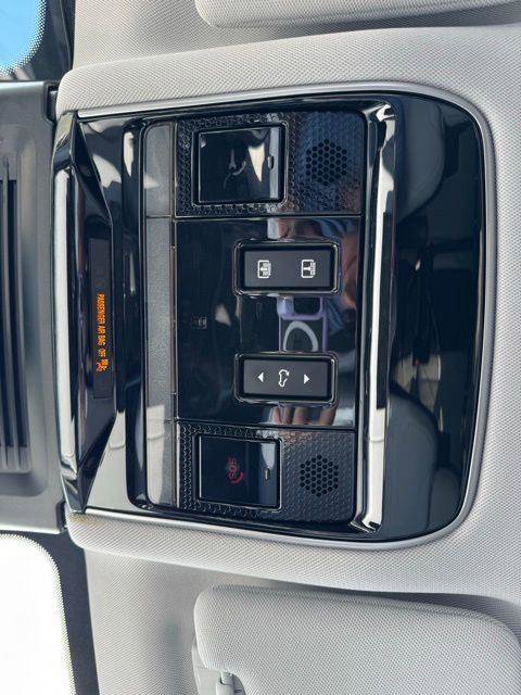 Used 2024 Land Rover Range Rover Sport Dynamic SE image 12