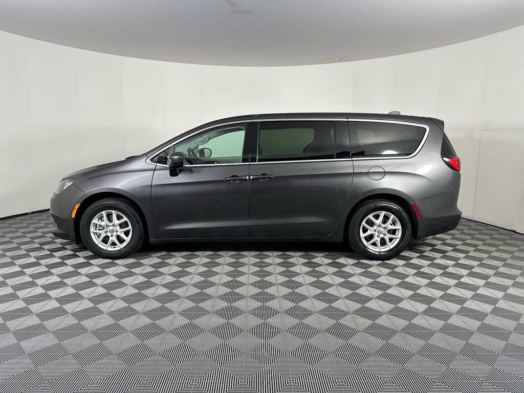 Used 2019 Chrysler Pacifica LX FWD image 6