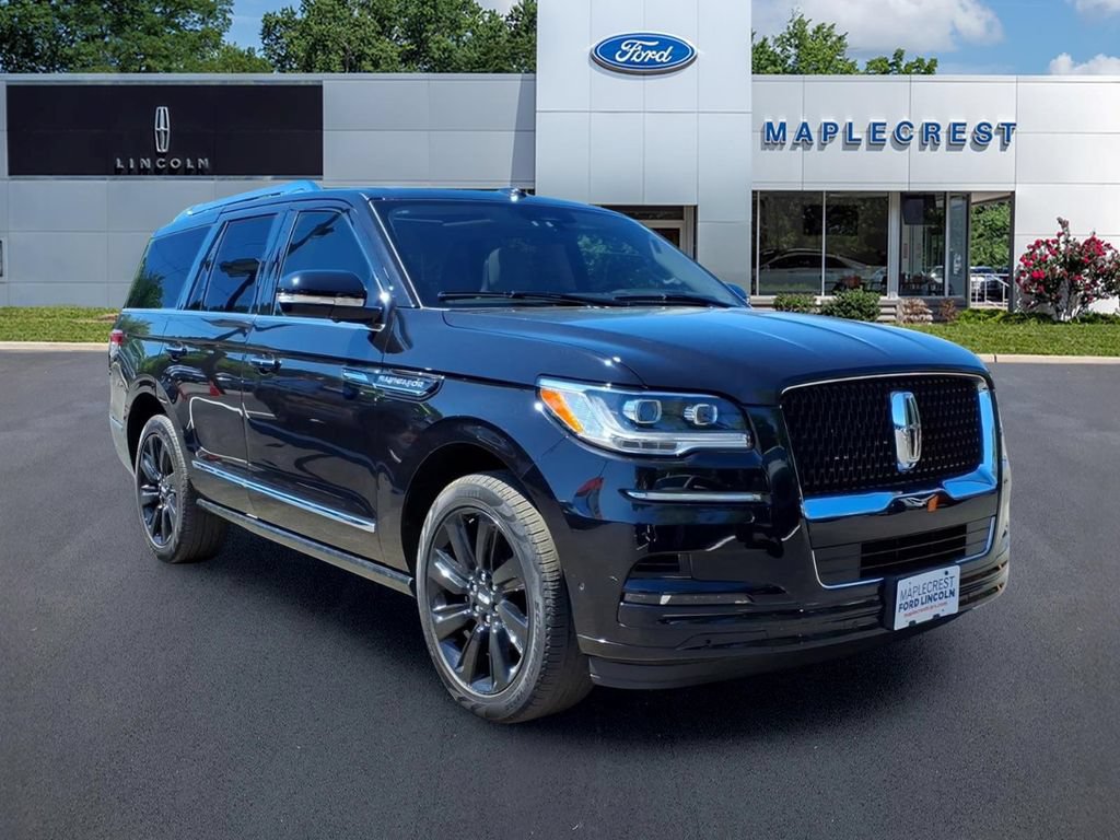 Certified 2024 Lincoln Navigator Reserve AWD/4WD image 1
