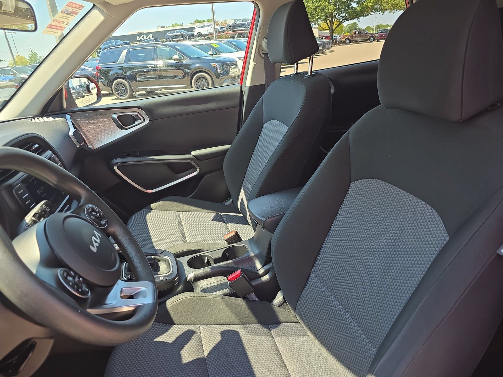 Used 2022 Kia Soul LX FWD image 14