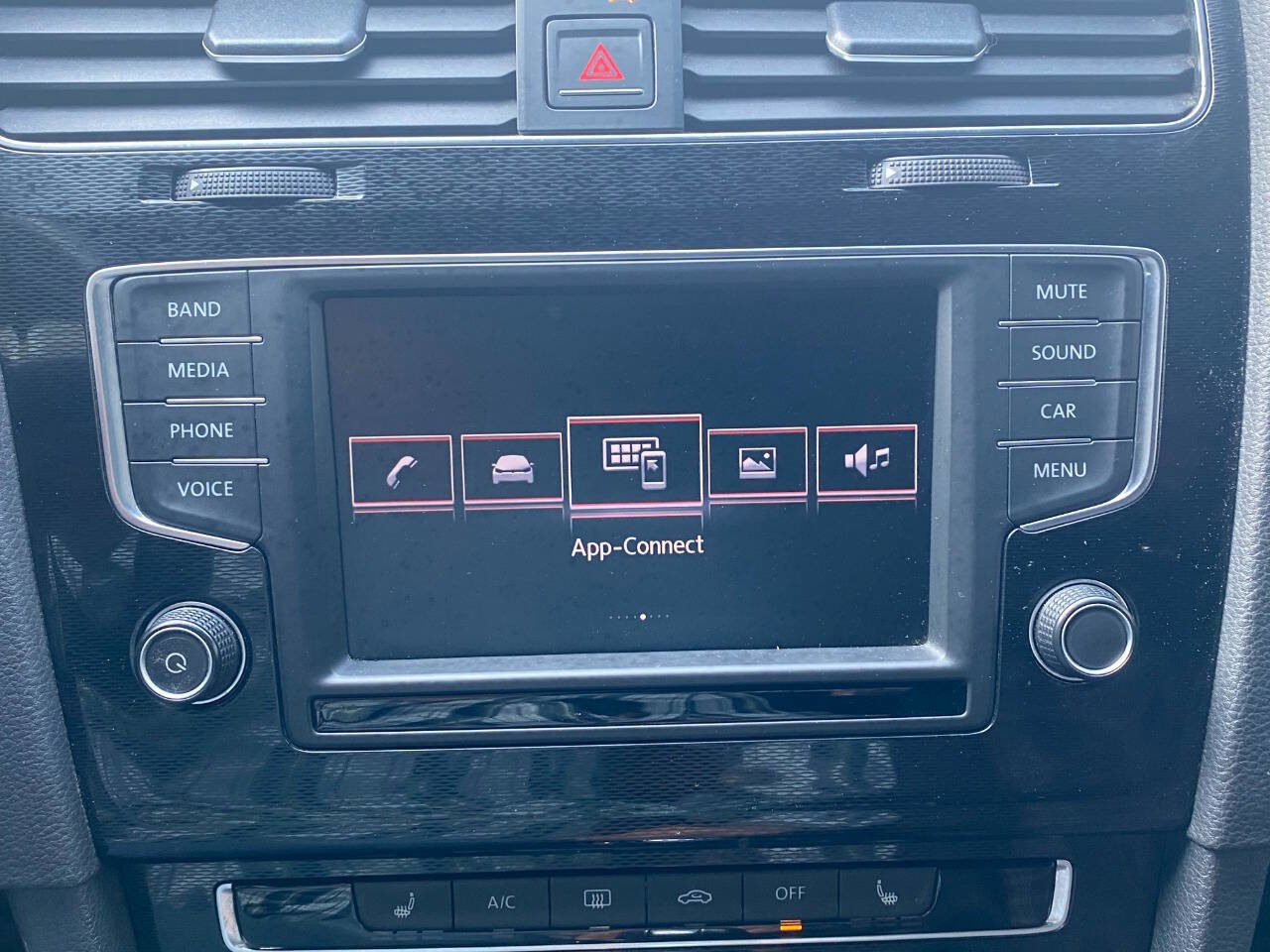 Used 2017 Volkswagen GTI Sport image 33