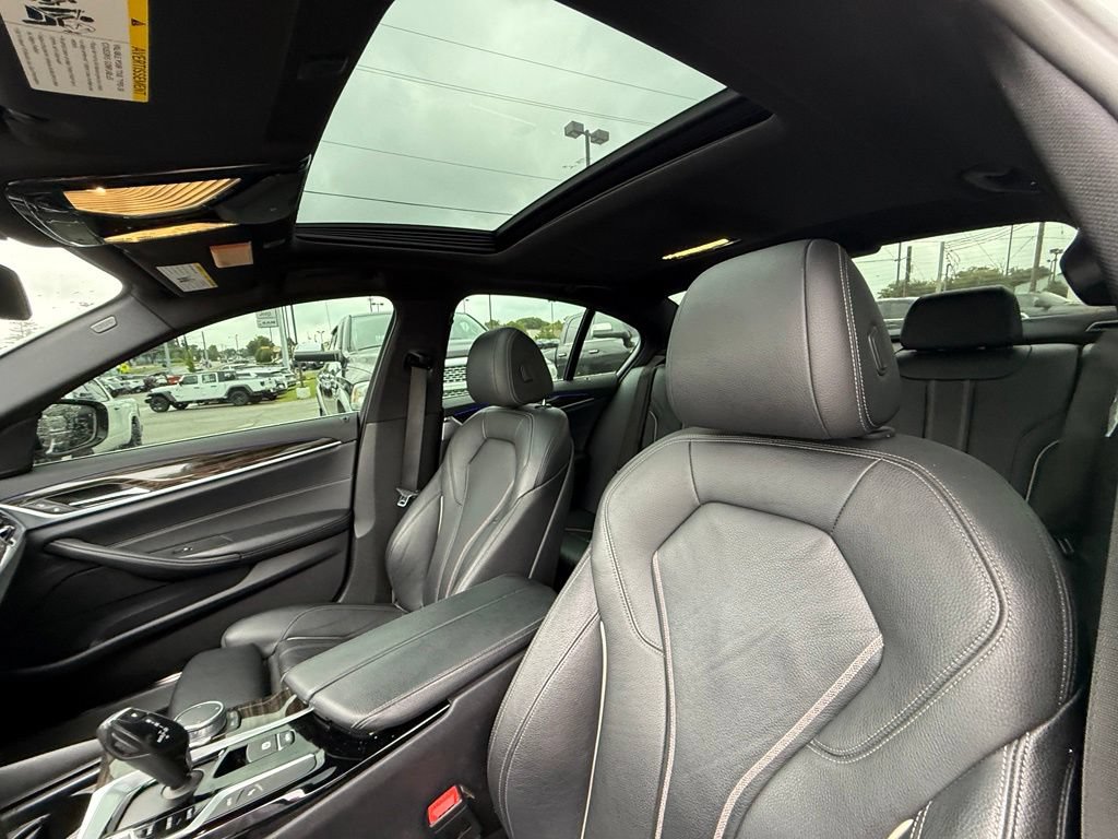 Used 2018 BMW 530e RWD image 13