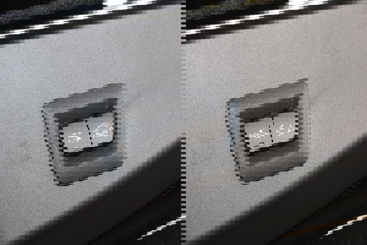 Used 2024 Rolls-Royce Cullinan Black Badge image 92