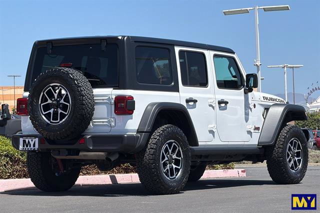 Used 2026 Jeep Wrangler Unlimited Rubicon AWD/4WD image 4