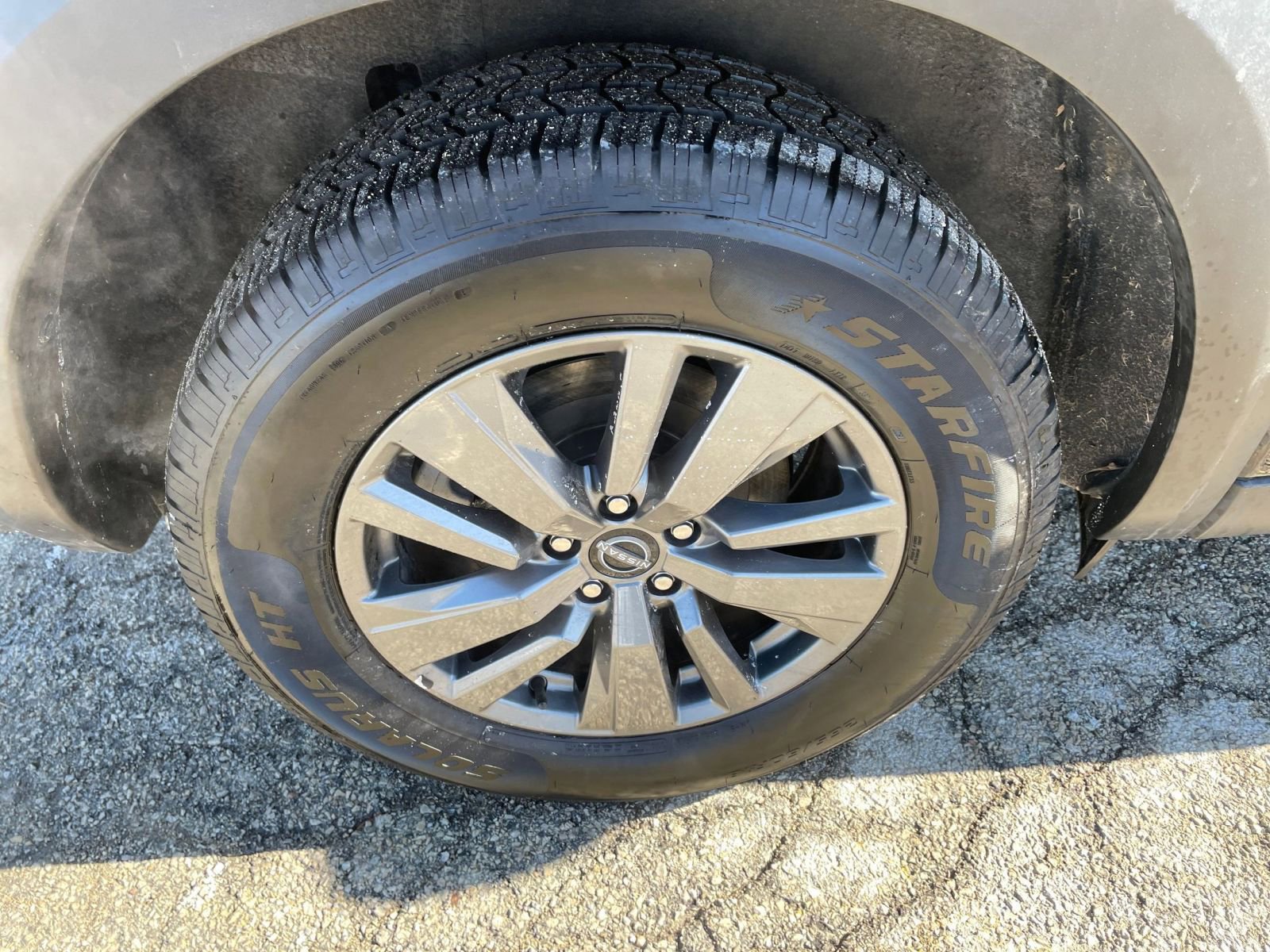 Used 2025 Nissan Pathfinder SV image 33