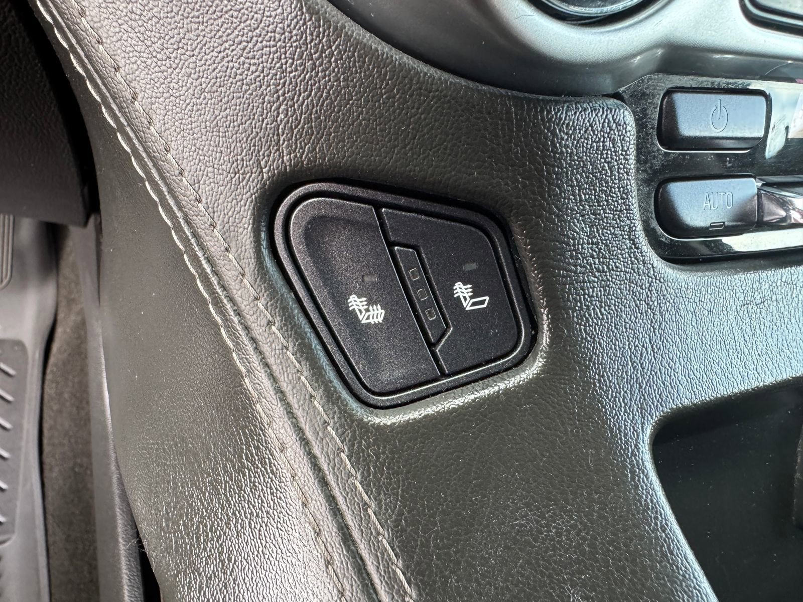 Used 2018 Chevrolet Tahoe LT AWD/4WD image 28