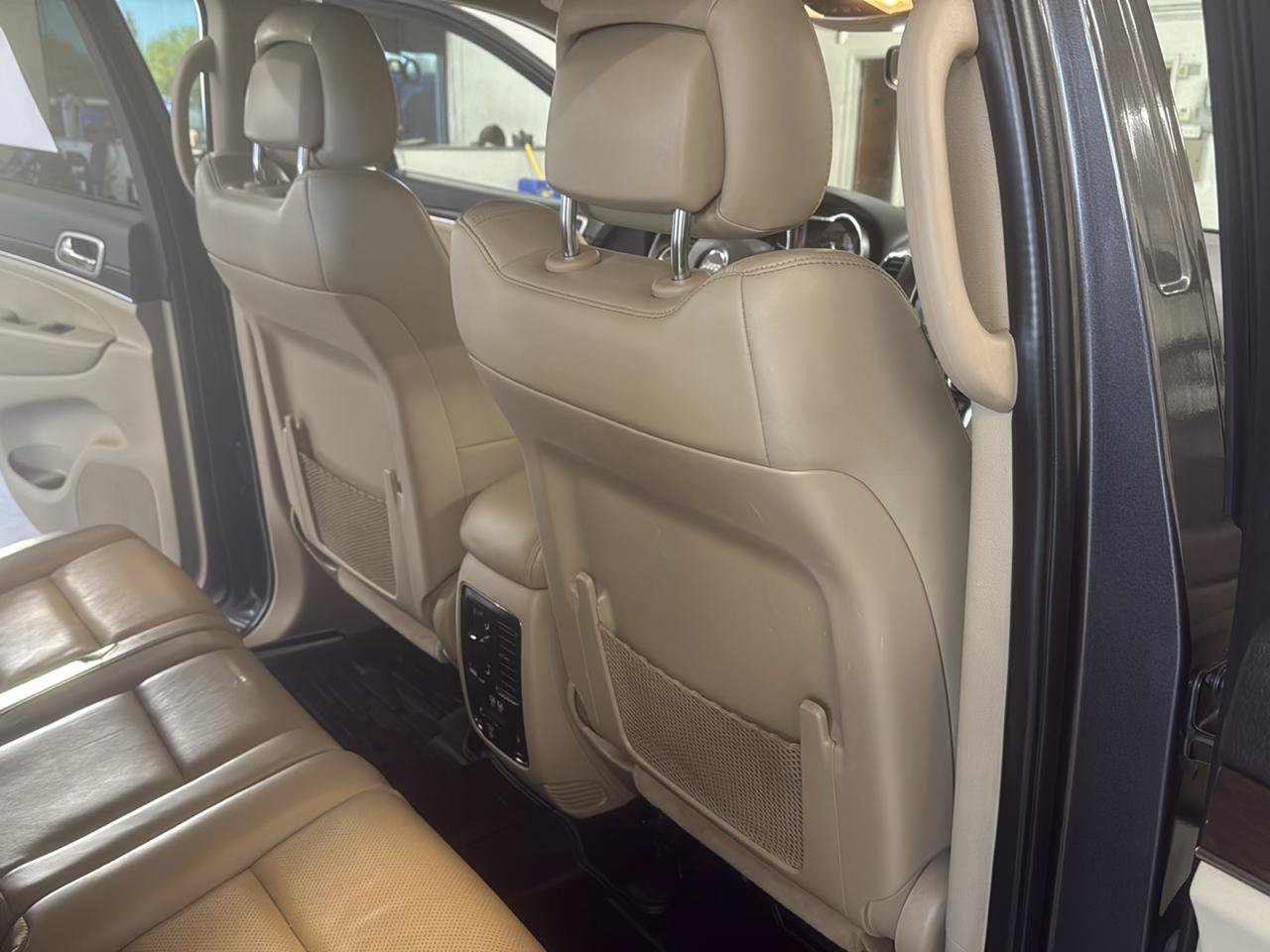 Used 2018 Jeep Grand Cherokee Limited w/ Luxury Group II AWD/4WD image 48