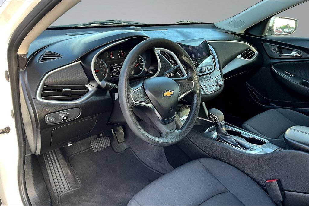 Used 2024 Chevrolet Malibu LT FWD image 18