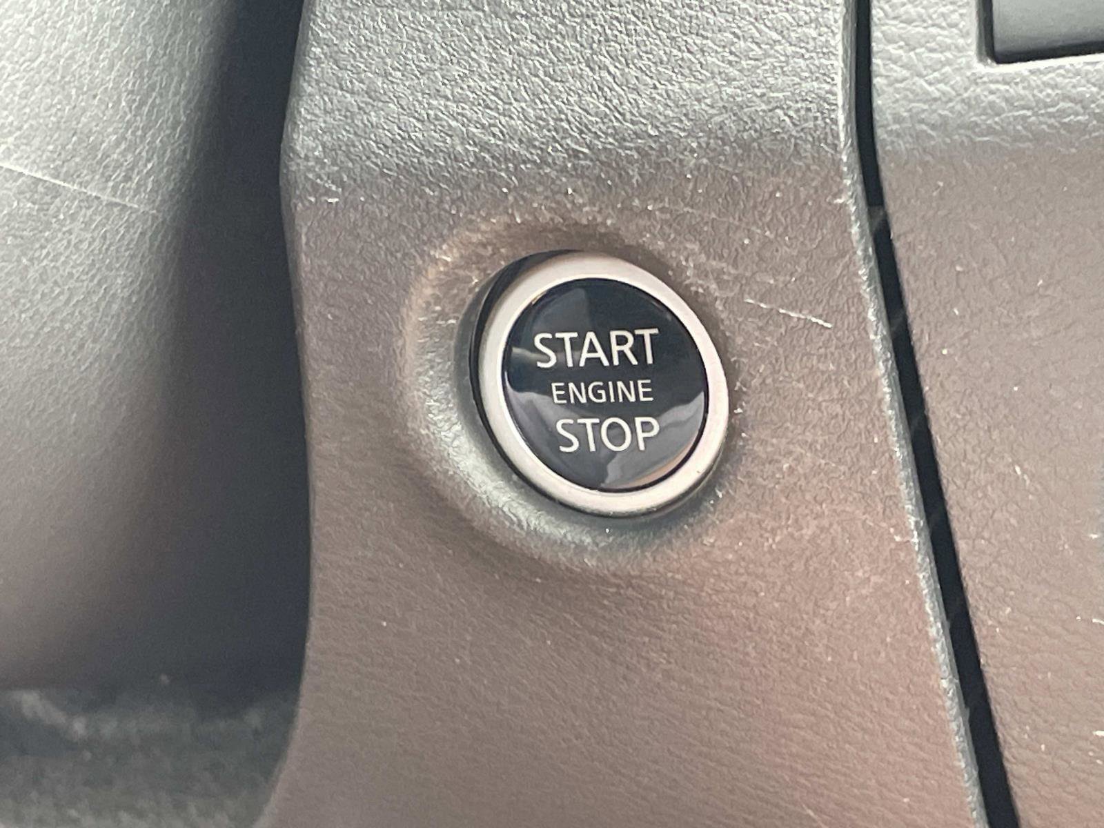 Used 2025 Nissan Frontier SV image 18