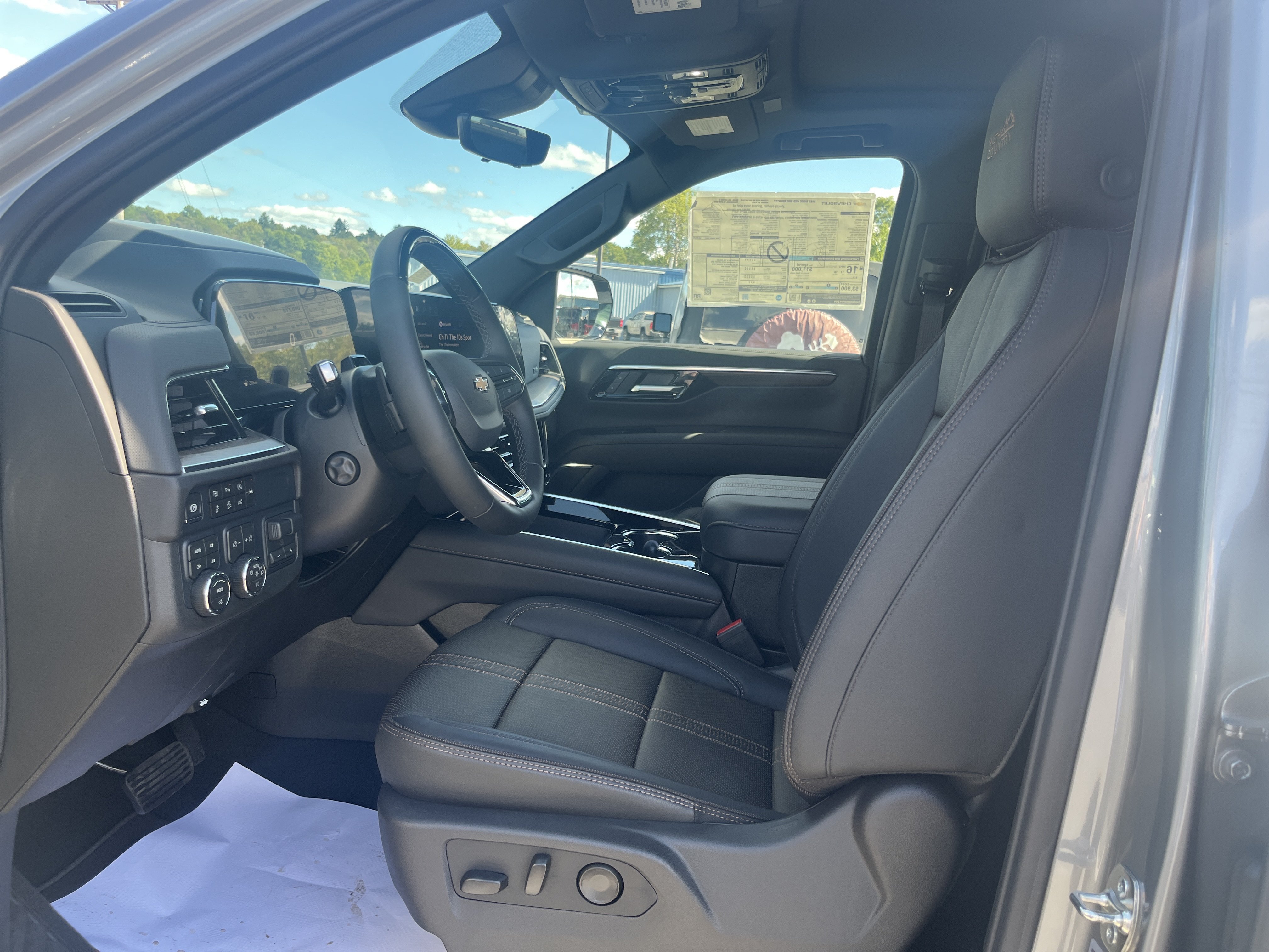 New 2026 Chevrolet Tahoe High Country AWD/4WD image 5
