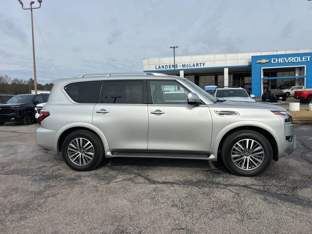 Used 2024 Nissan Armada SL w/ Captain's Chairs Package image 2