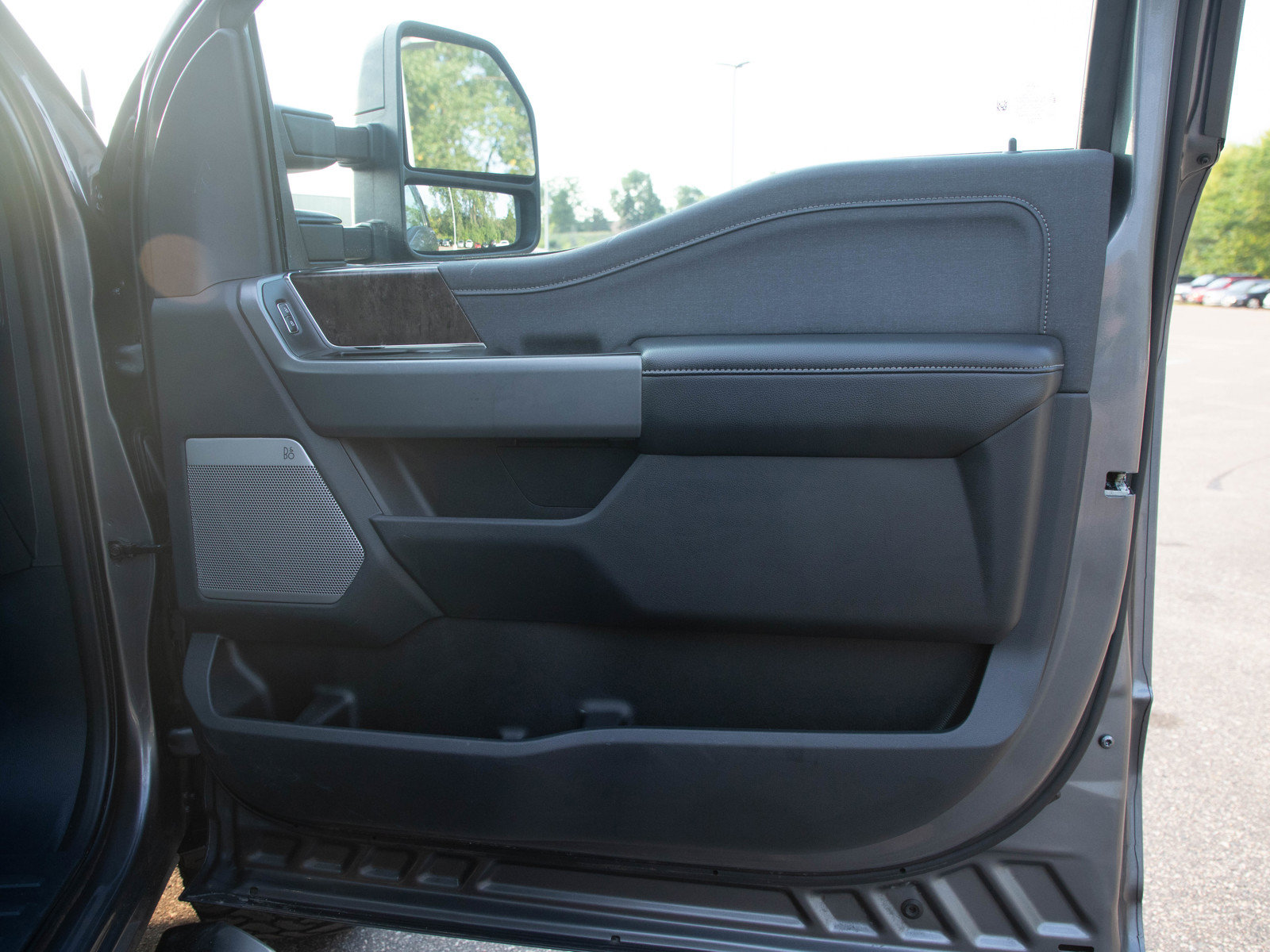 Used 2024 Ford F250 Lariat w/ Lariat Ultimate Package AWD/4WD image 12