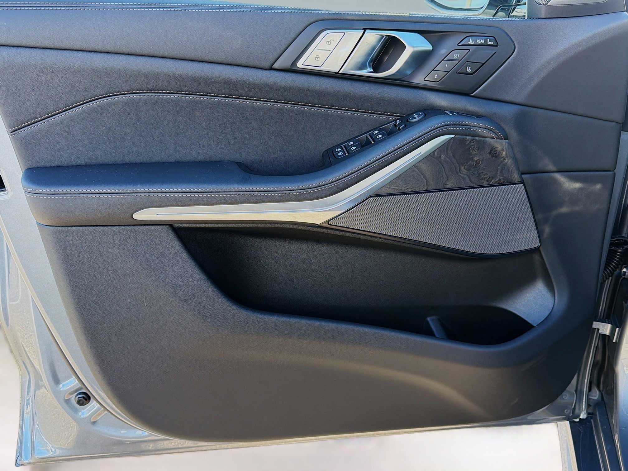 New 2026 BMW X7 xDrive40i w/ M Sport Package image 24