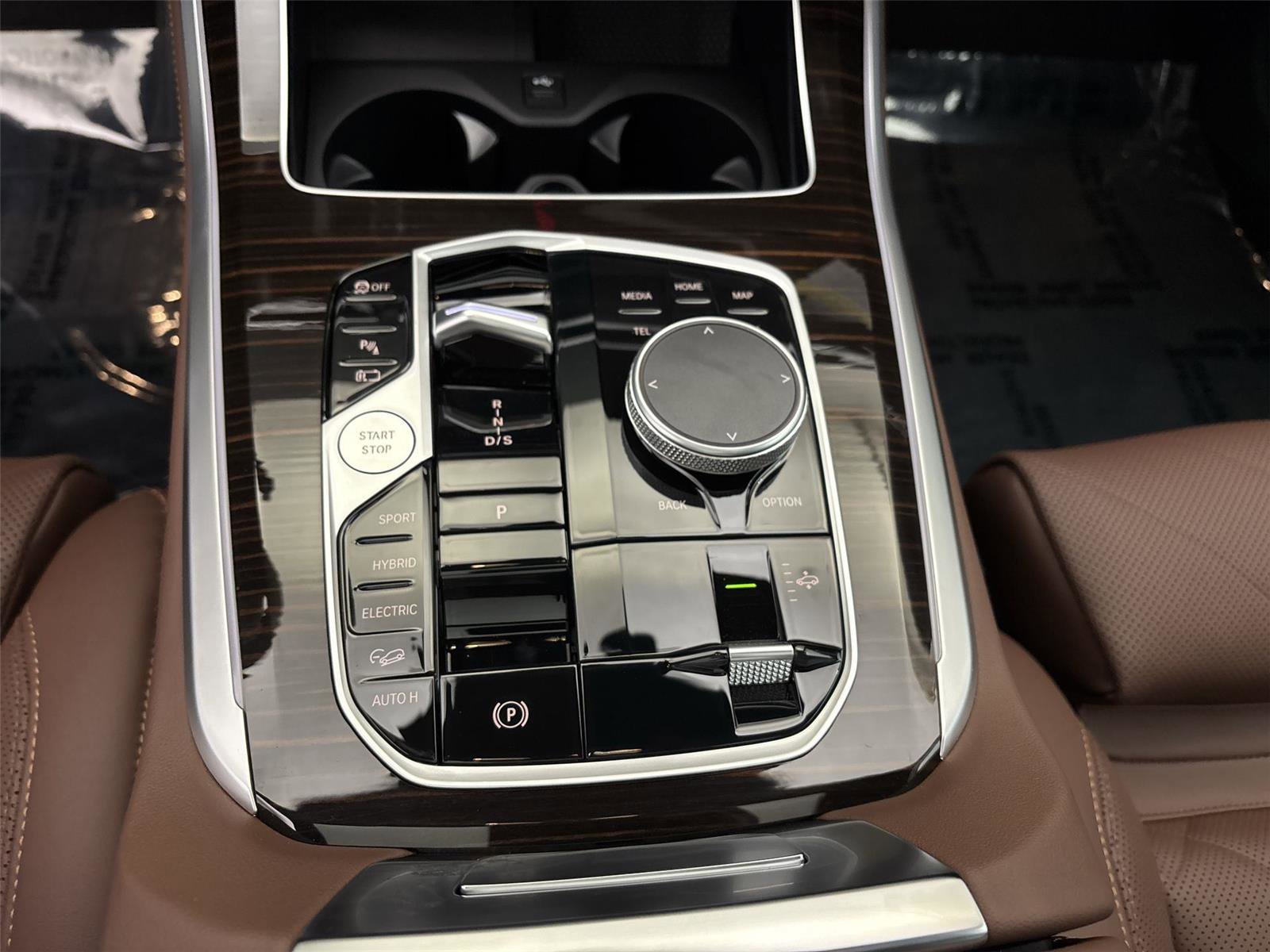 New 2026 BMW X5 xDrive50e w/ Climate Comfort Package image 23