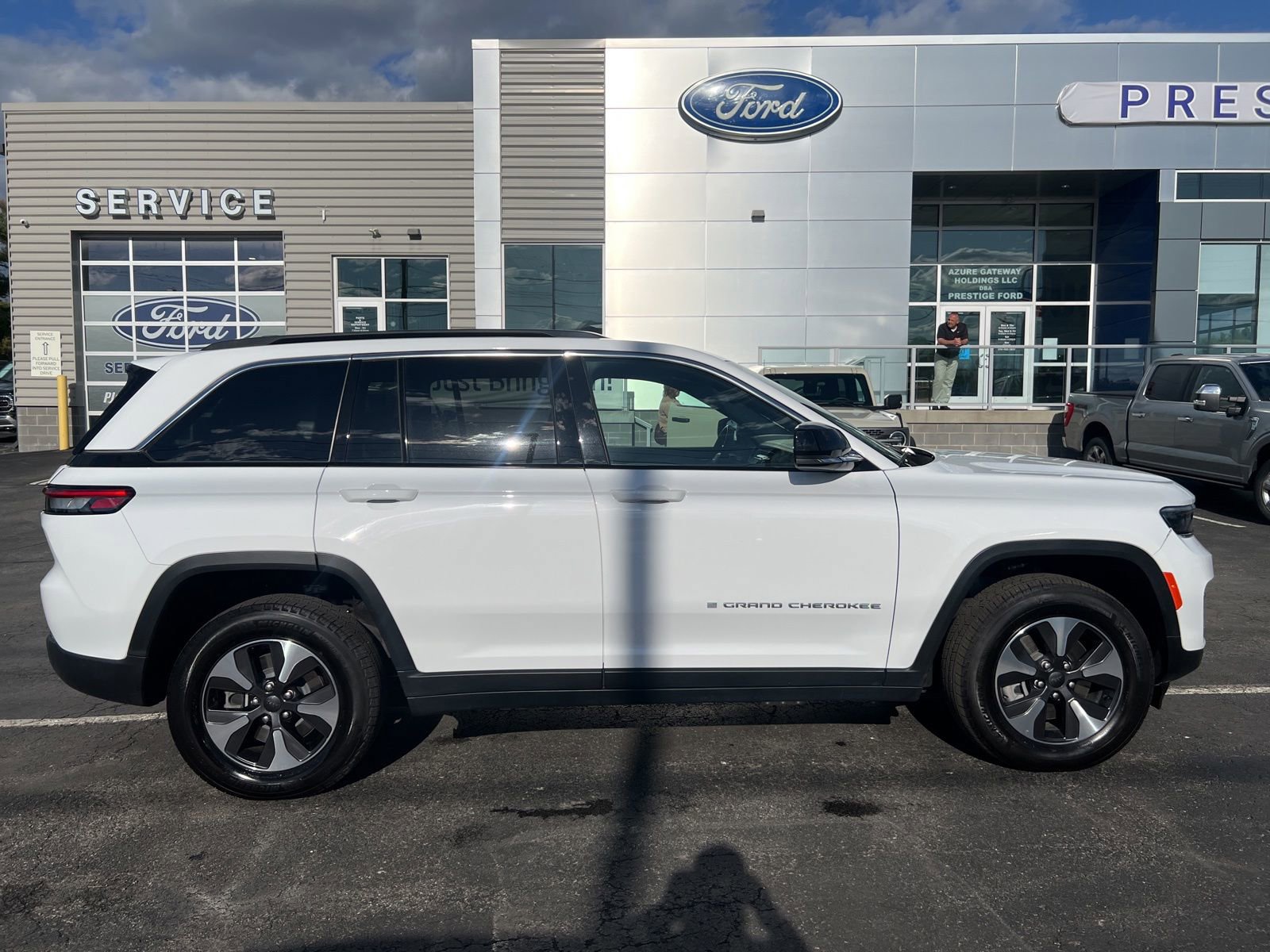 Used 2024 Jeep Grand Cherokee Limited 4xe AWD/4WD image 9